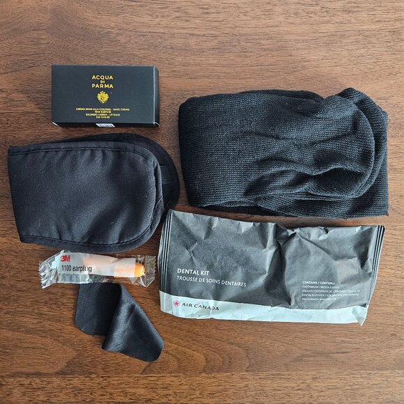 Acqua Di Parma x Air Canada Travel Essentials Kit - Picture 3 of 3
